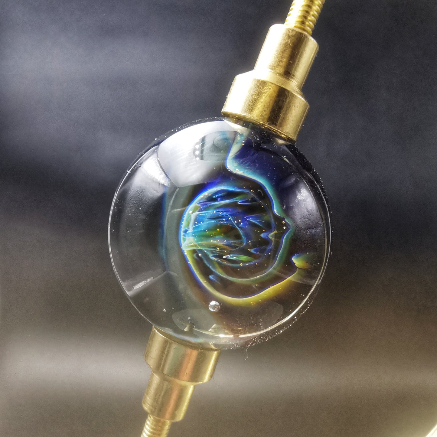 Sphère Univers sur socle laiton