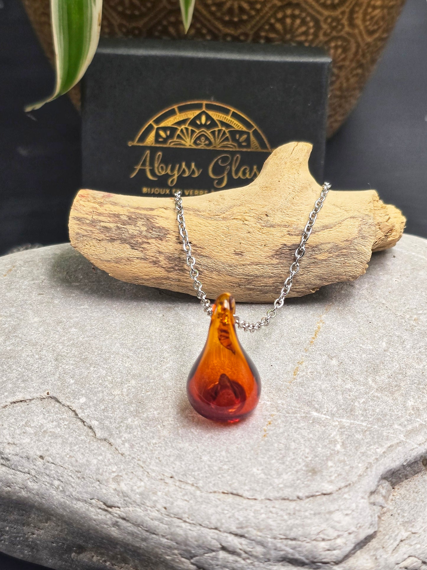 Olfactotherapy® pendant / Essential oil diffuser