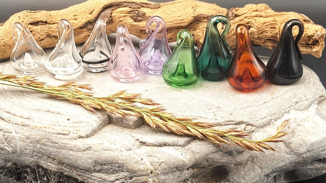Pendentifs d'olfactothérapie Abyss Glass en verre soufflé, du transparent au noir