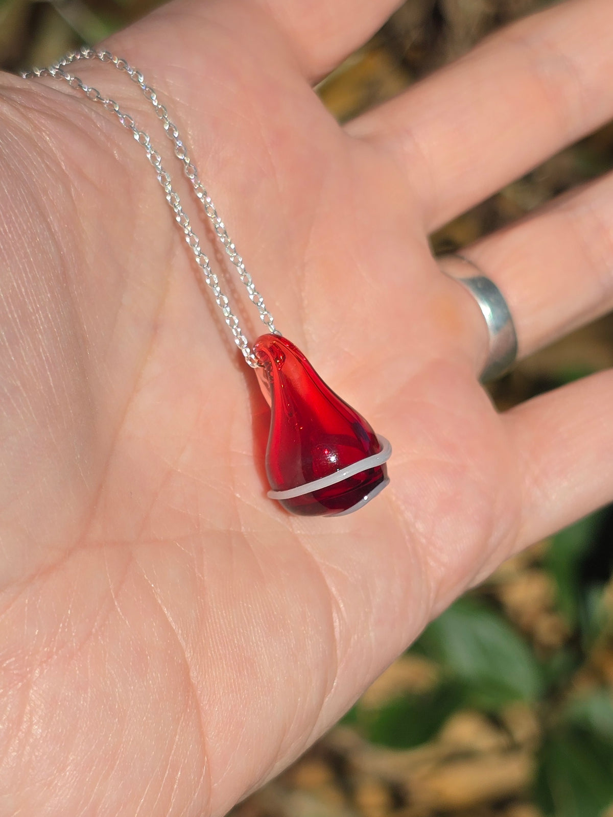 Pendentif d'olfactothérapie® - Rouge spirale blanche