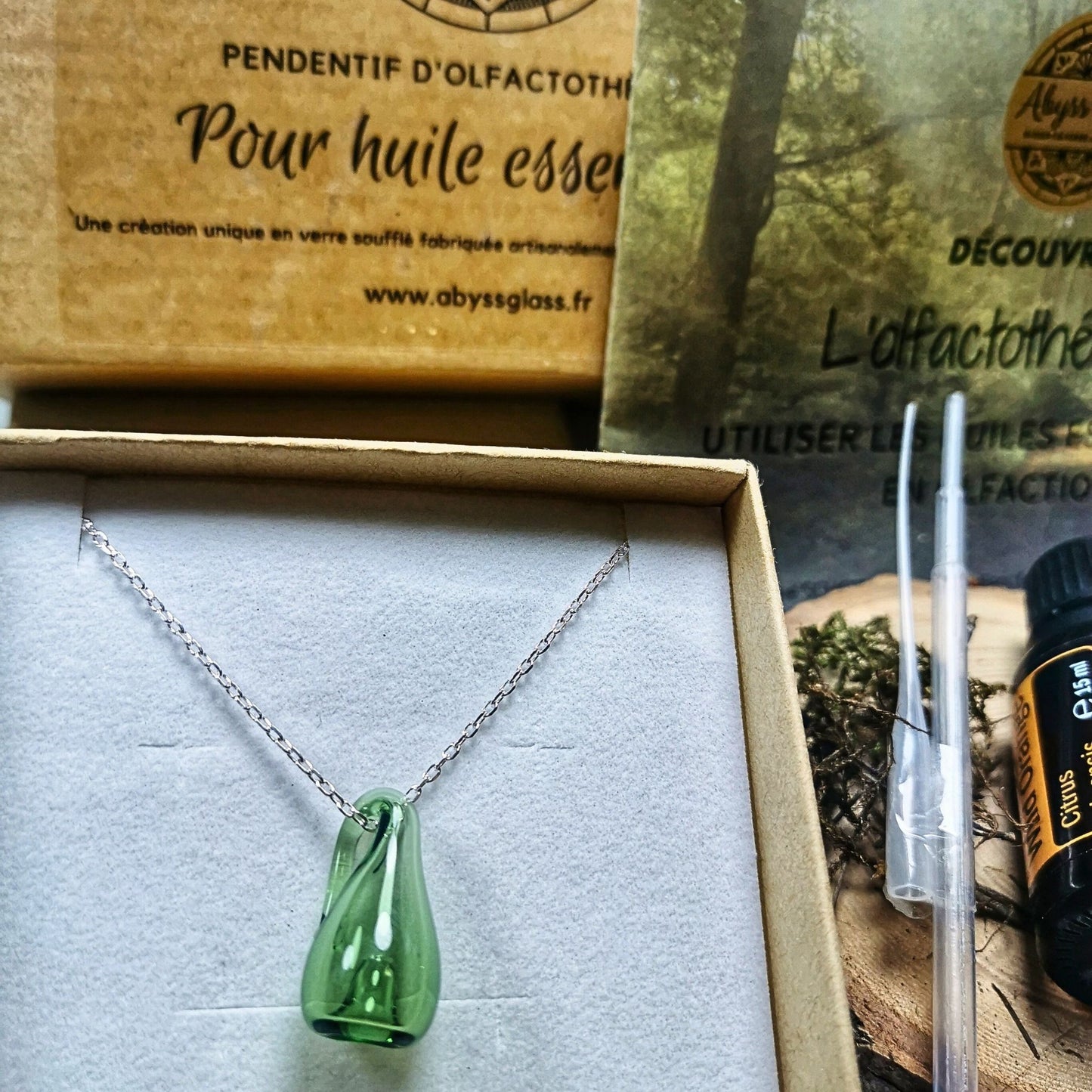 pendentif d'olfactothérapie vert Abyss Glass